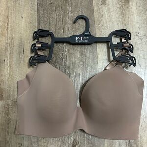 SKIMS Seamless Nude Bra